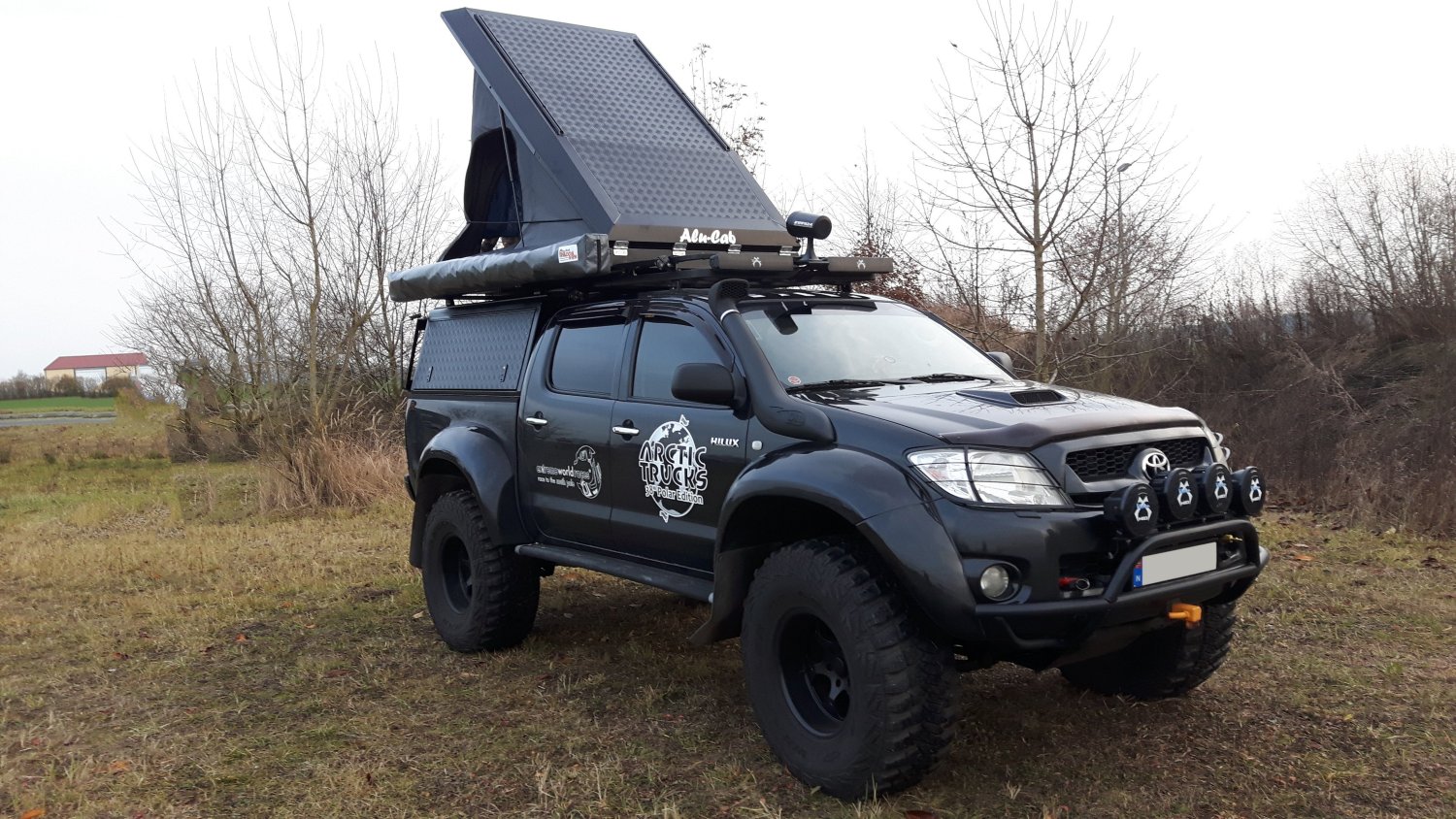 Alu-Cab+Hardtop+Adventure+3+Toyota+Hilux+2016+DC+0108