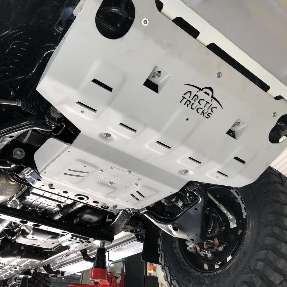 IMG_1097 Rival skliplate med Arctic Trucks logo (del1)