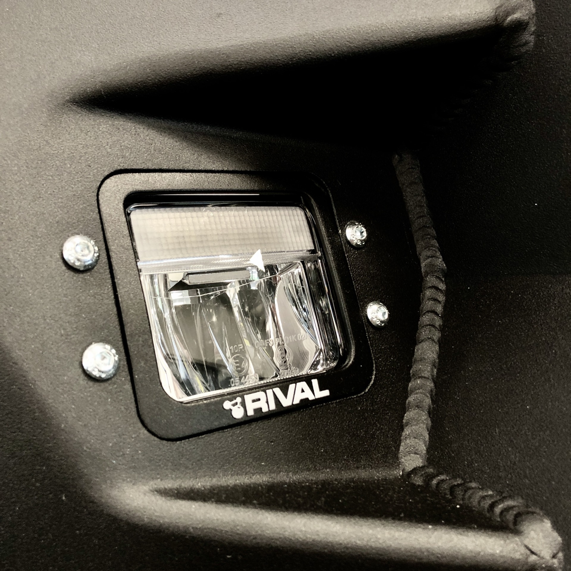 Rival tåkelys til fastmontering i Rival støtfanger