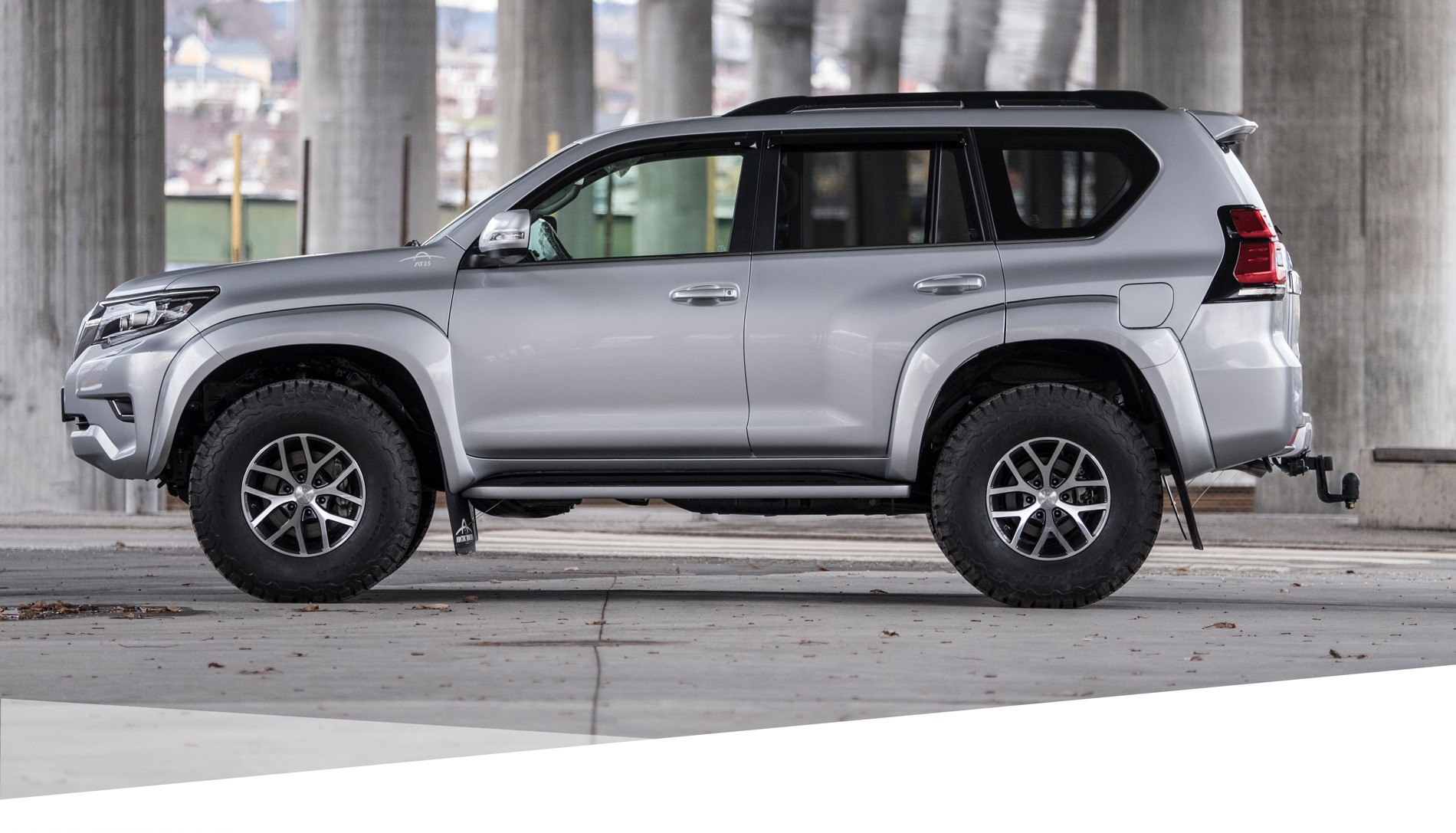 Konfigurer din Toyota LandCruise 150