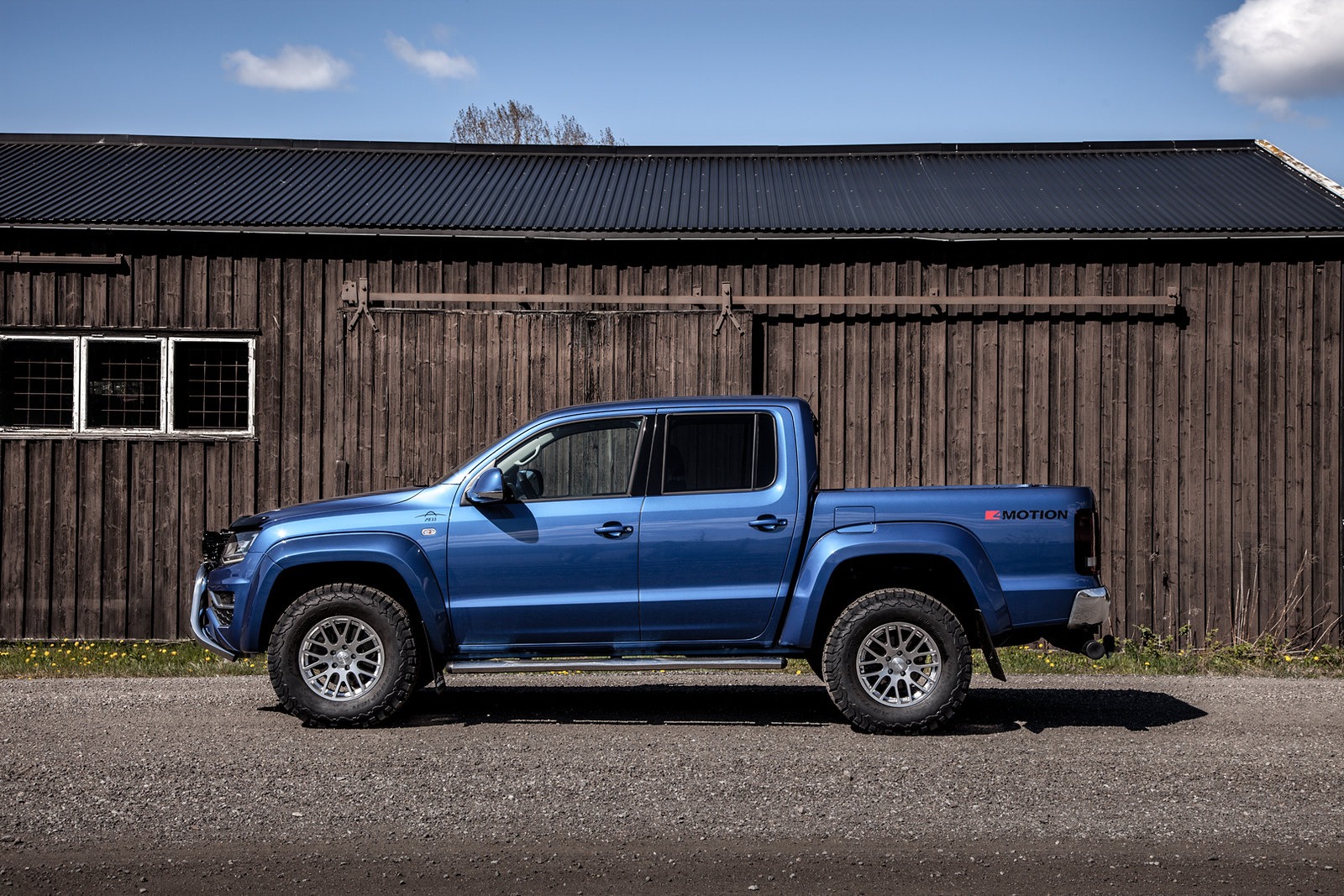 VW Amarok AT33 Sideview