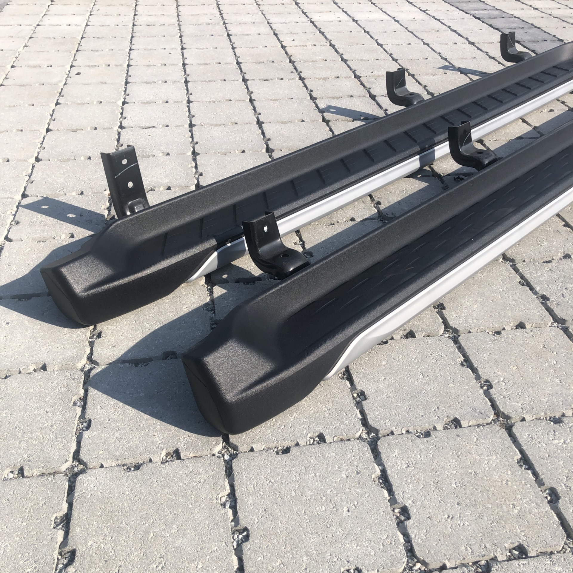 BRUSTIGTRISUZU D-CAB