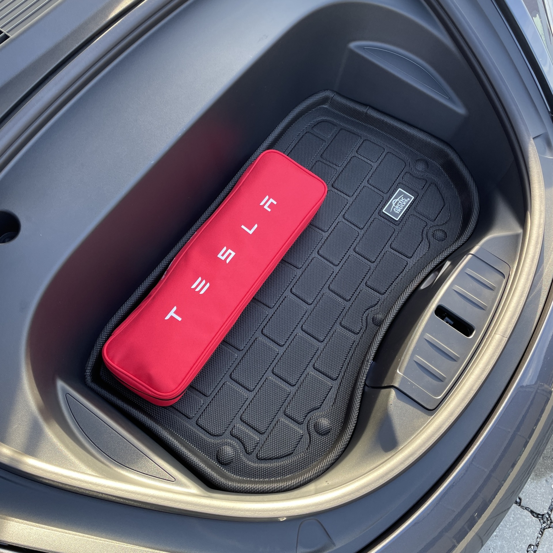 Tesla 3 Frunk
