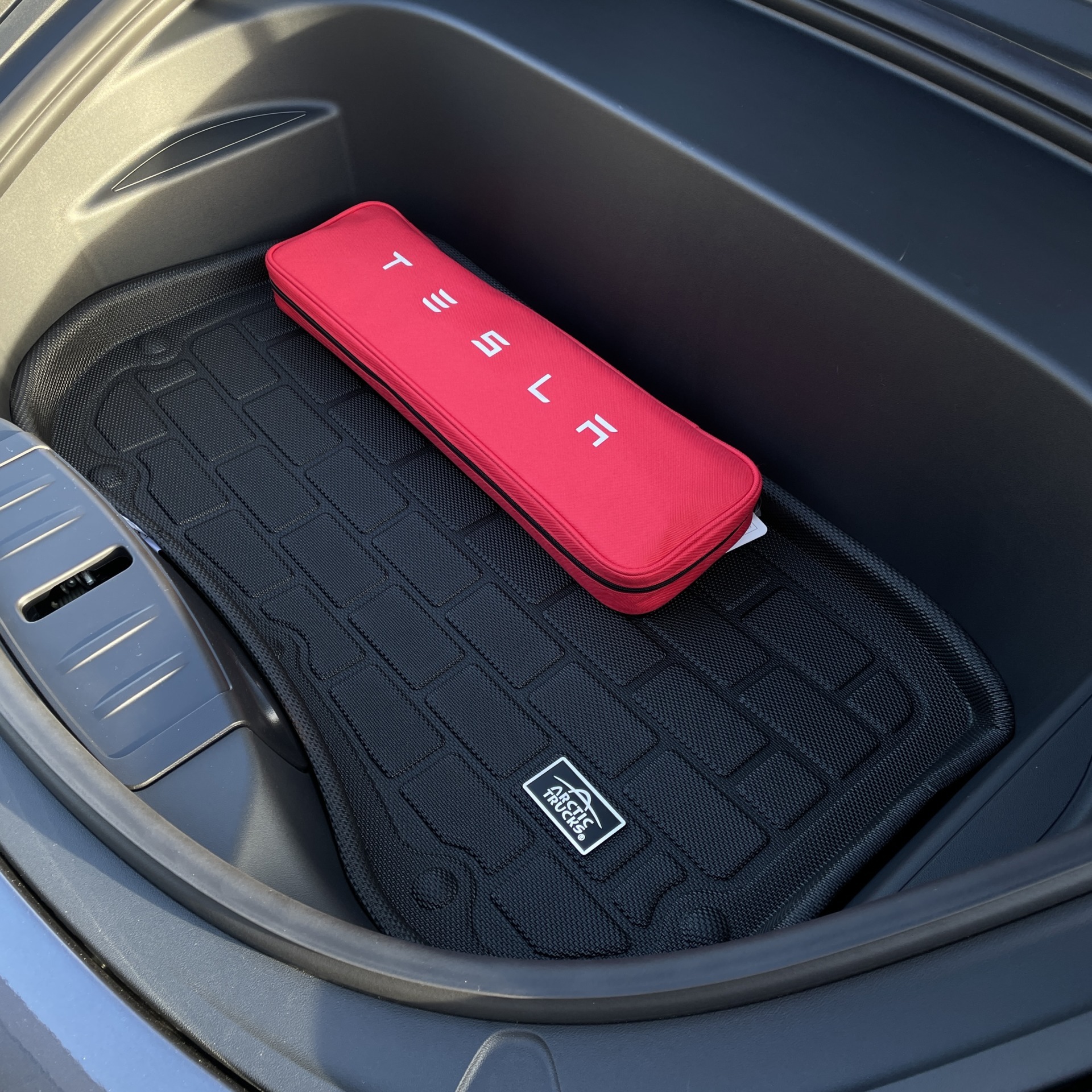 Tesla 3 Frunk