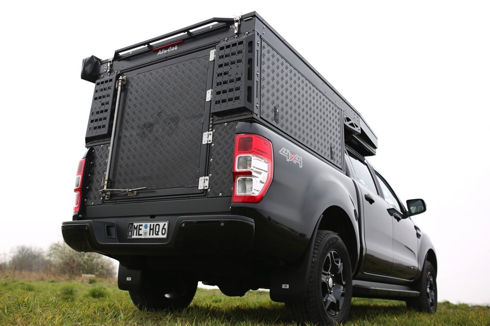 Alu-Cab-Canopy-Camper-Black-02
