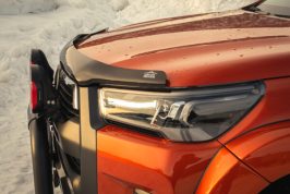 Huvskydd Toyota Hilux 2021-2025 AT Logo