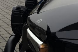 Huvskydd Toyota Land Cruiser 250 AT Logo