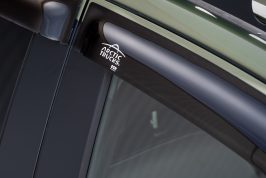 Vindavvisare Toyota Hilux 2021+ D-Cab AT Logo